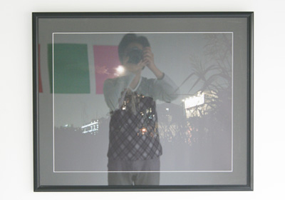 高須健市 | 現代美術作品アートギャラリー | “額に入った黒めの写真作品”もしくは“鏡”